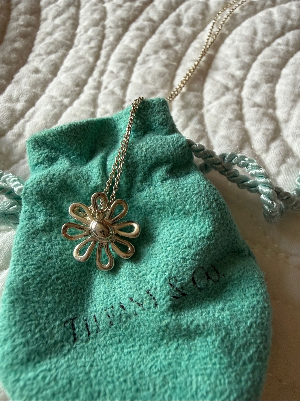 Vintage Tiffany & Co. daisy pendant and chain, excellent condition